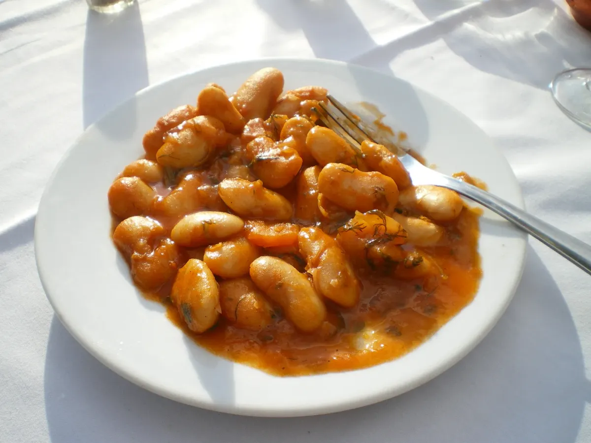 Gigantes Plaki (Giant Baked Beans)
